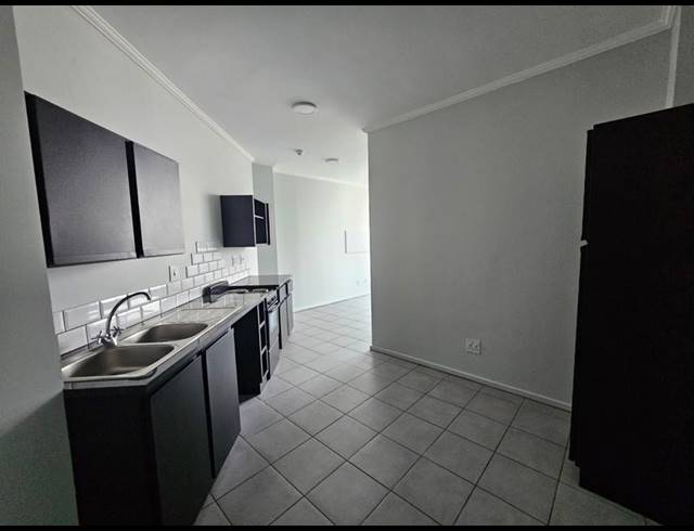 2 BEDROOM PROPERTY TO RENT IN FLORIDA